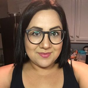 Meet your Posher, Mayra